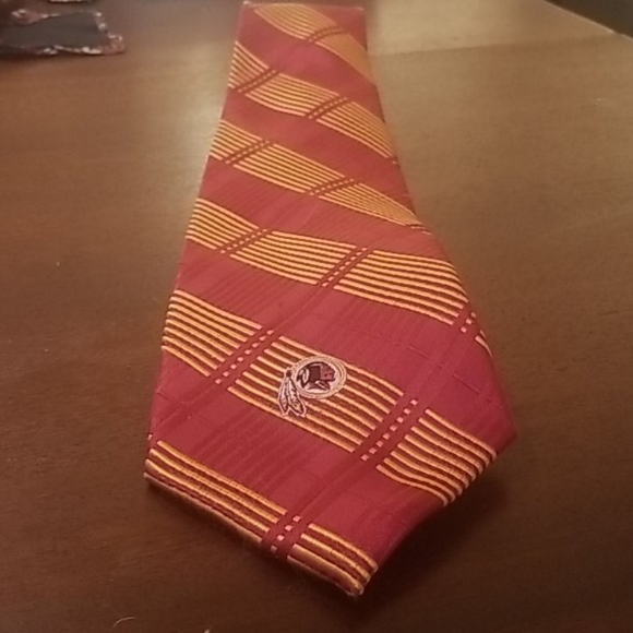Washington Redskins NFL Mens Tie 62 in long - Picture 1 of 4